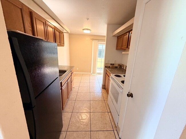 Building Photo - Comfortable 2BD/1BA with water&garbage Included in Santa Rosa