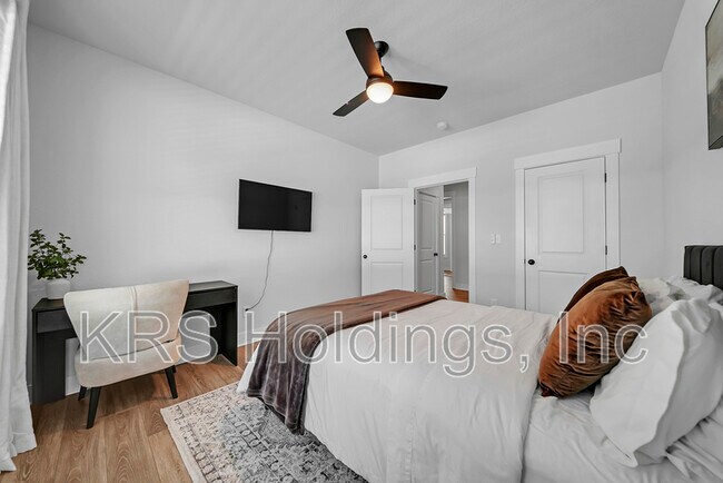 Building Photo - 629 Hayes Dr
