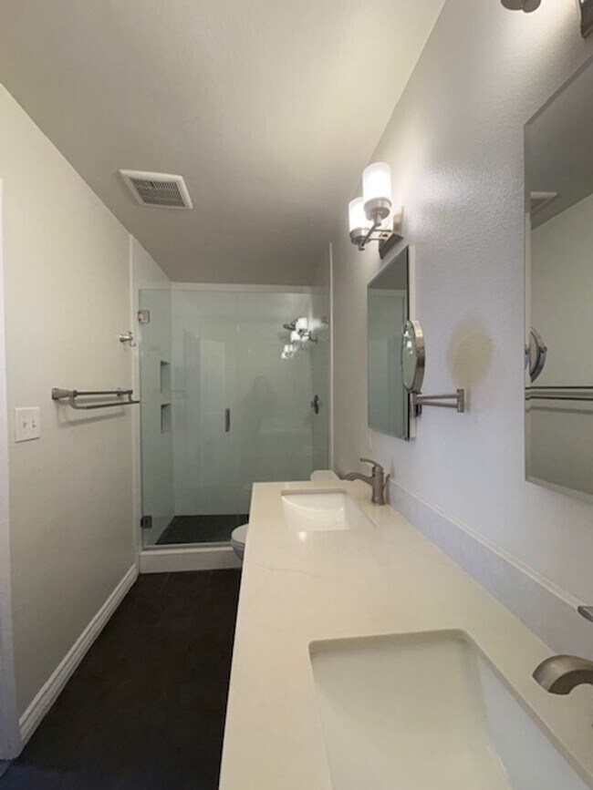 Building Photo - Redlands 4 Bedroom Home
