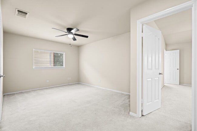 Building Photo - 511 Shannon Rose