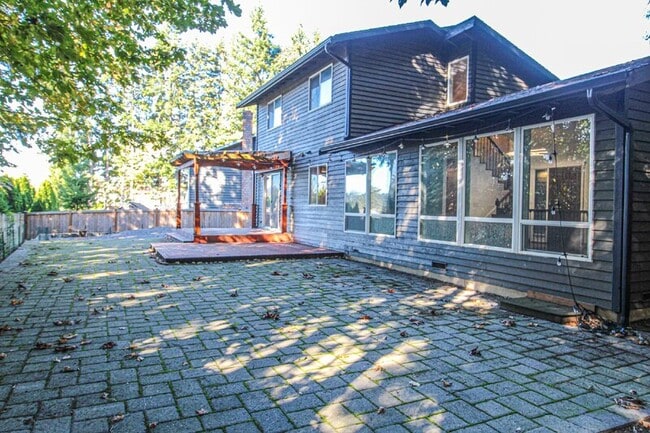 Building Photo - 17630 17th Dr SE