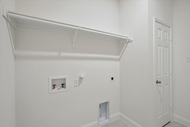 Building Photo - 2521 Wayne Ave