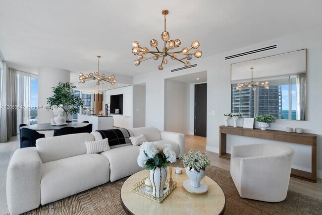 Building Photo - 300 Biscayne Blvd Way