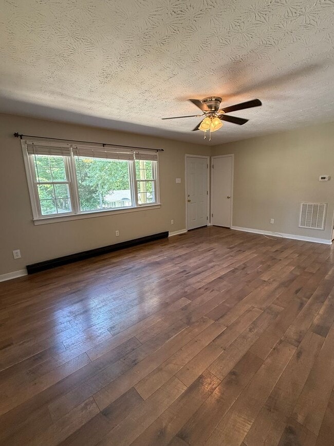 Building Photo - 2 Bedroom 1 Bath Rancher with Incredible Yard & Bonus Spaces