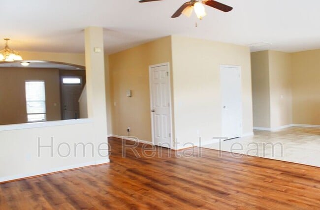 Building Photo - 122 Lake Pointe Dr