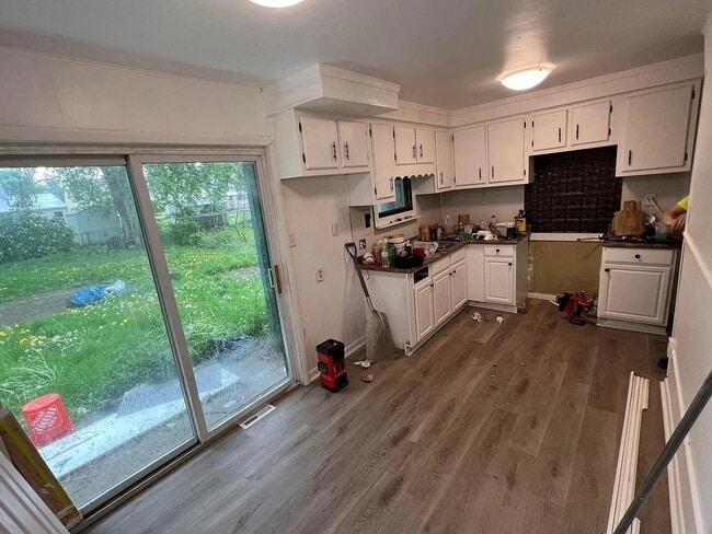 Building Photo - 4 Bedroom 1.5 bath house for rent