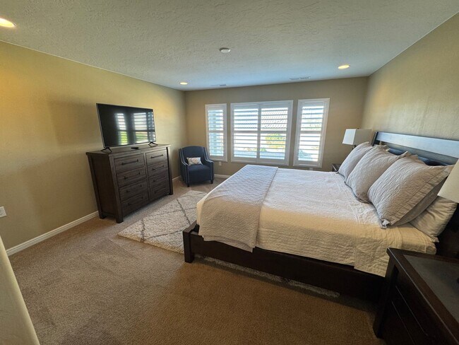 Building Photo - Beautiful 2 Bed / 2 Bath Home in Sun River...