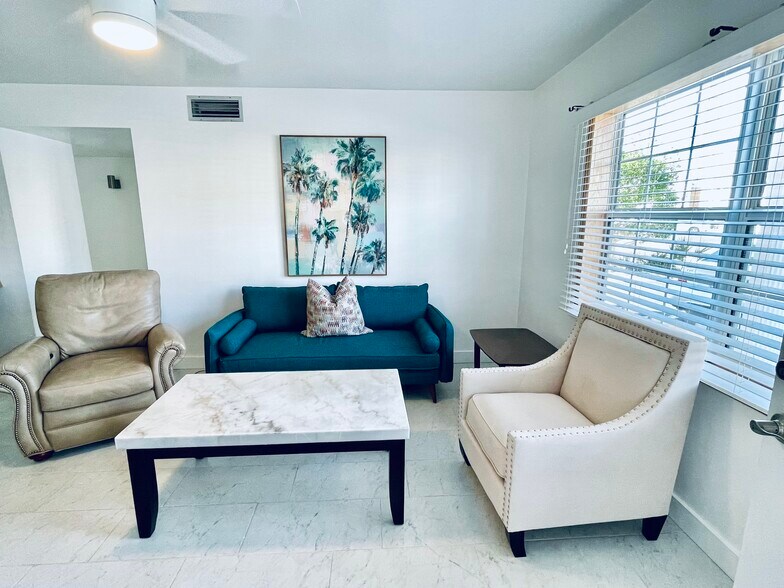 Living Room - 4158 Tamiami Trl