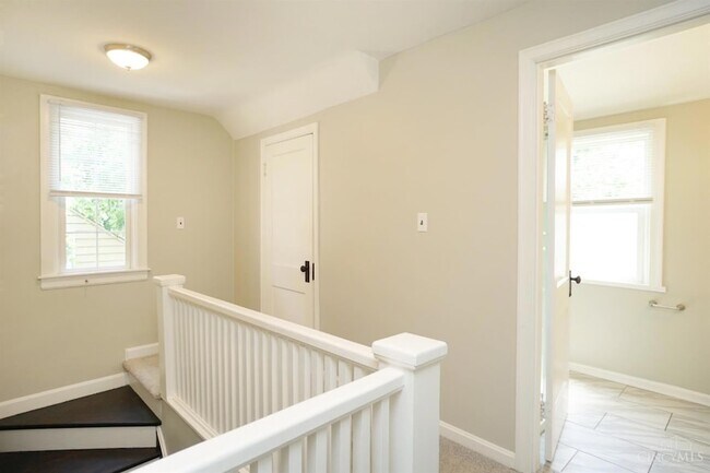 Building Photo - 1090 Birney Ln