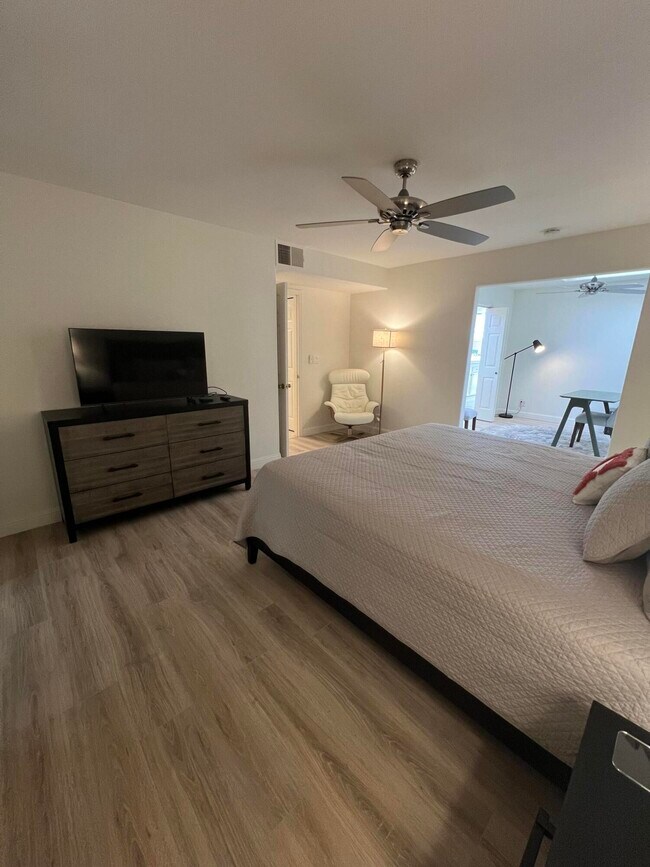 Building Photo - 289 Castellana N