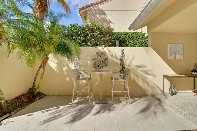 Building Photo - 204 Old Meadow Way