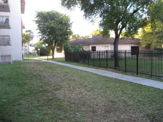 Building Photo - 1121 SW 122nd Ave