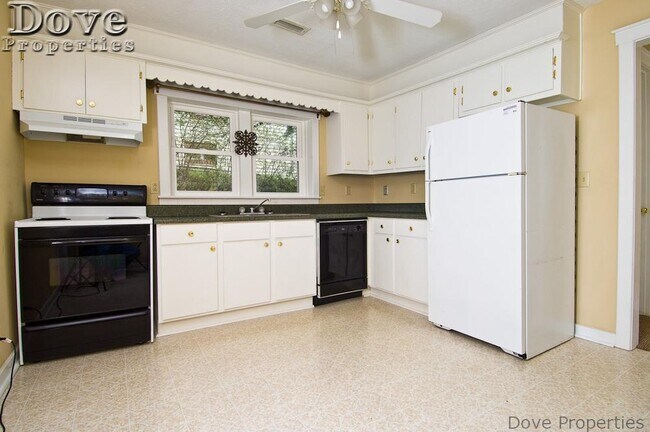 Building Photo - Coming Soon: 2BR+, 1BA (Please do not apply without speaking with us first.)