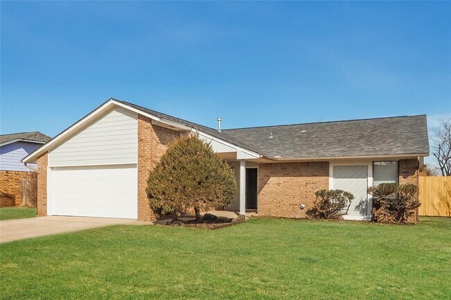 Building Photo - 1805 Barb Dr