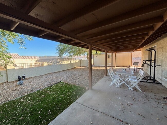 Building Photo - 3 Bedroom - 2 Bath Home