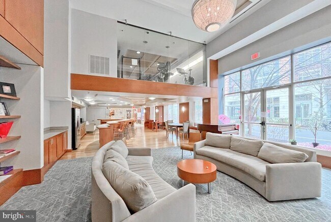 Building Photo - 2200 N Westmoreland St