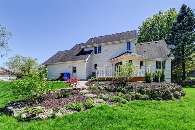 Building Photo - Beautifully updated 4 bedroom home in Southbridge, Waunakee