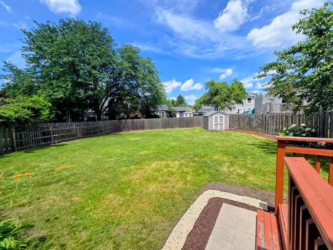 Building Photo - 1217 Springdale Cir