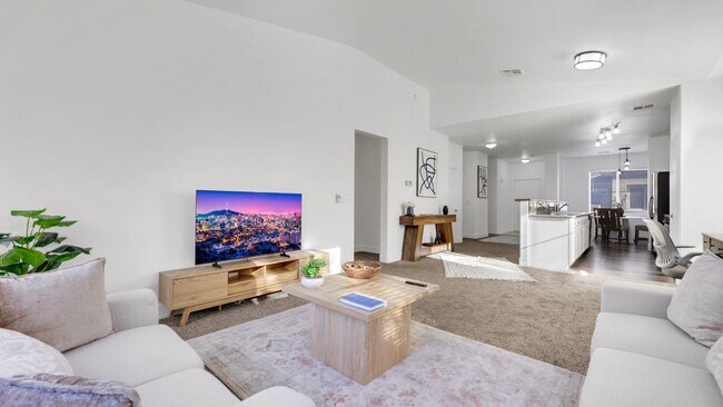 Building Photo - AMAZING COMPLETELY REMODELED CONDO IN SUMM...