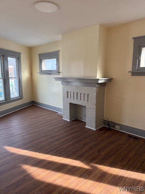 Building Photo - 2255 Genesee St