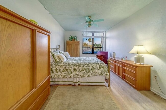 Building Photo - 400 Island Way