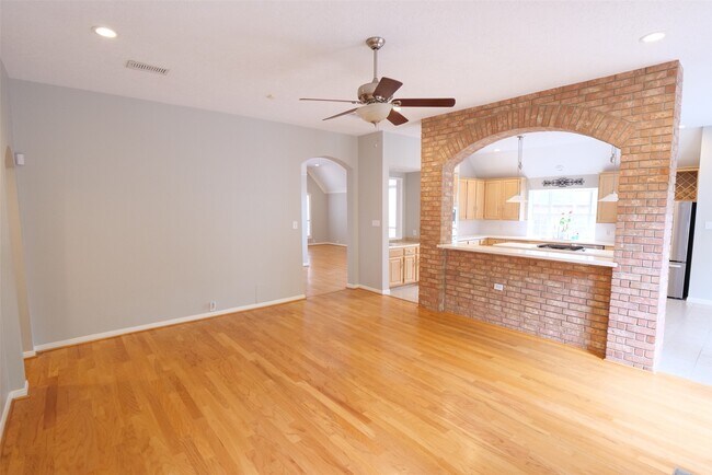 Building Photo - 1310 Westwick Forest Ln