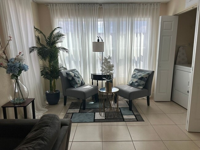 Building Photo - 2/2 Fully Furnished Condo in Orlando