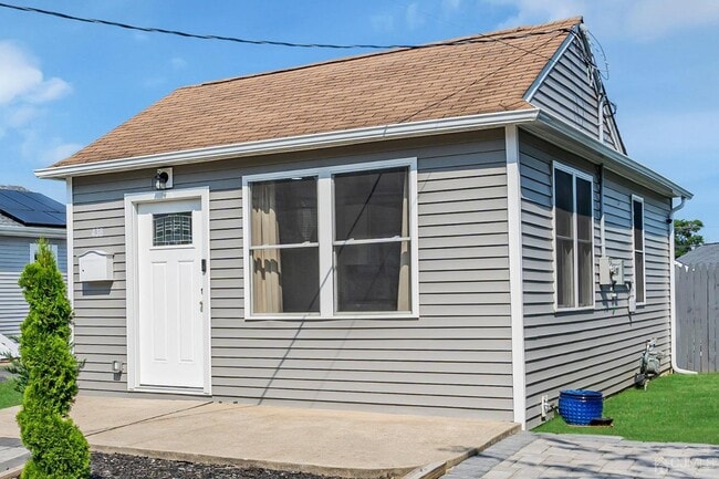 Building Photo - 438 Brookside Ave