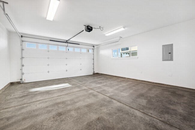 Building Photo - 22 Maiaku St