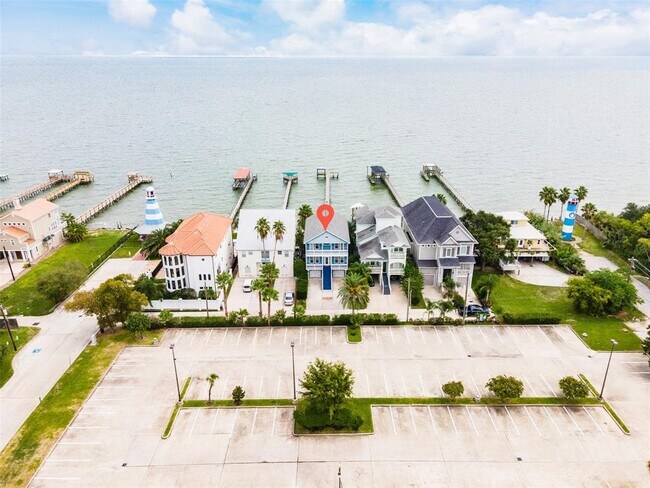 Primary Photo - 507 Bay Ave