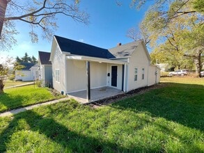 Building Photo - SEE IT NOW: Beautiful home in KCK!