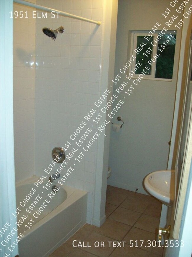 Building Photo - 1951 Elm St