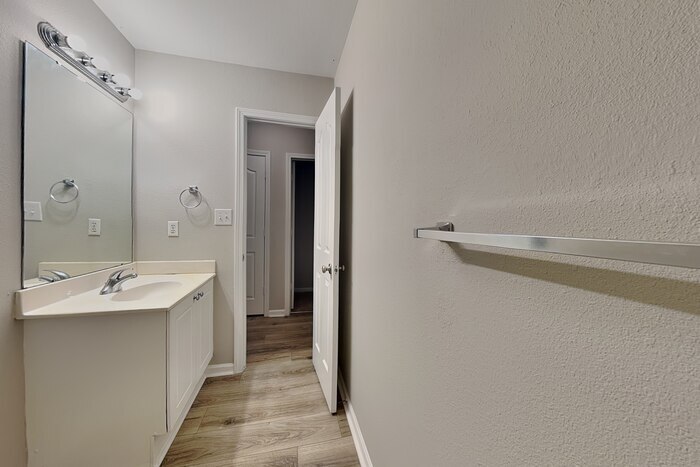Building Photo - 2521 Mulberry Pond Dr