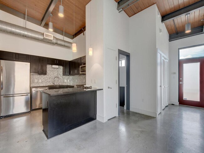 Primary Photo - 2205 N Lamar Blvd