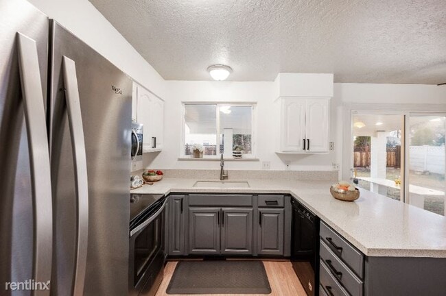 Building Photo - 5 br, 2 bath House - 3747 W Gandalf Dr