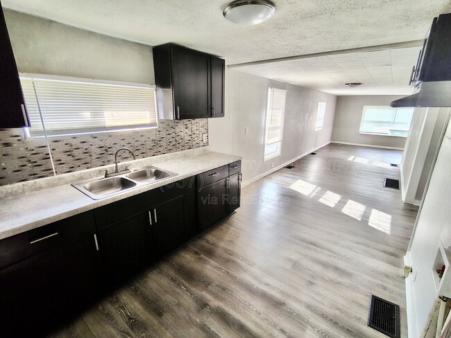 Building Photo - 3711 Pittsburg Ave