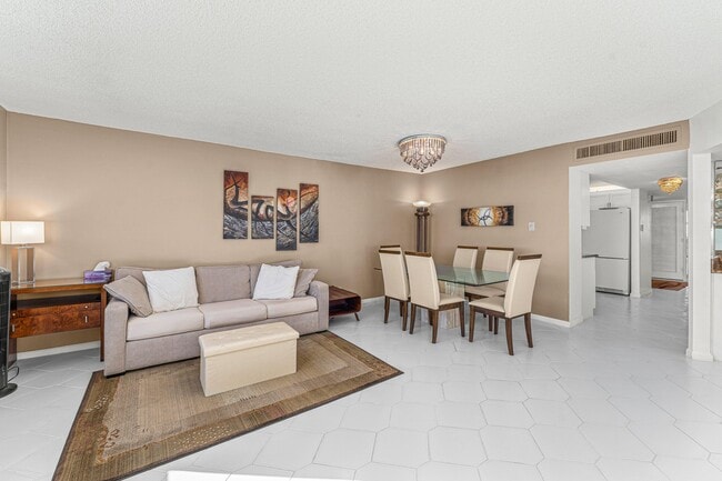 Building Photo - 5420 N Ocean Dr