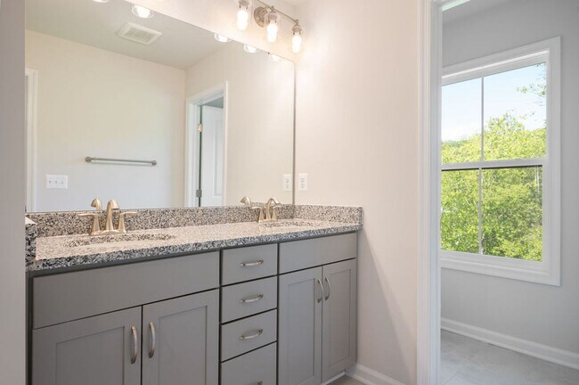 Building Photo - 2864 Sweetbay St