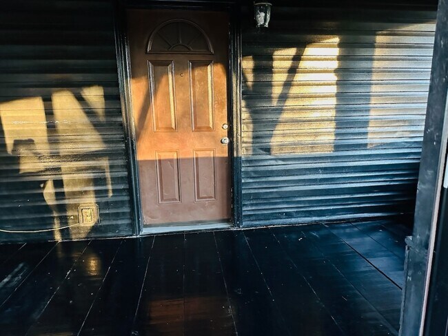 Building Photo - 8236 Louisiana Ave