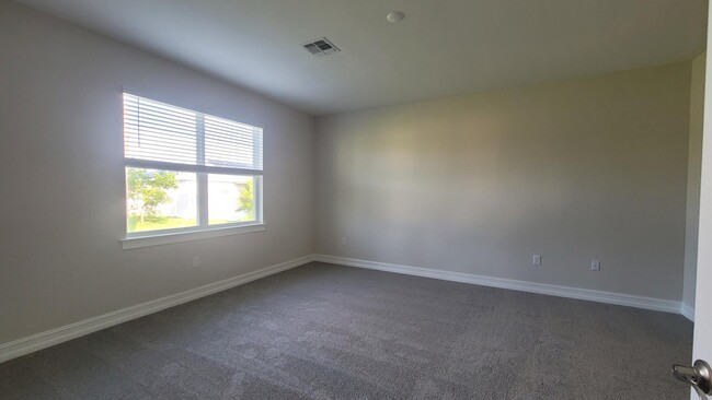 Building Photo - 3930 SW 16th Pl