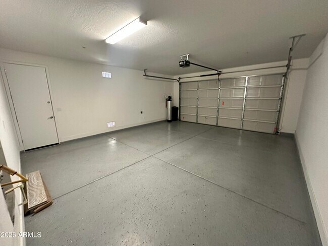 Building Photo - 13180 W Cliffrose Rd
