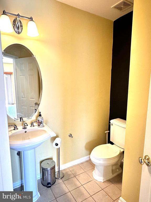 Building Photo - 332 Rubens Cir