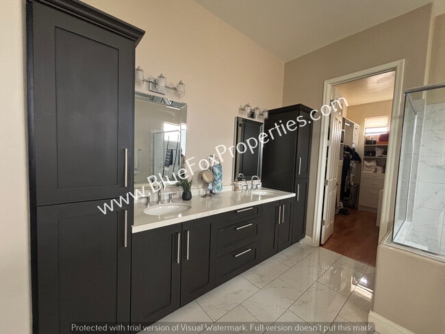 Building Photo - 6340 N Pinnacle Ridge Dr