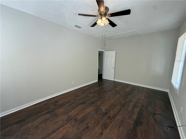 Building Photo - 125 Garnett Ave