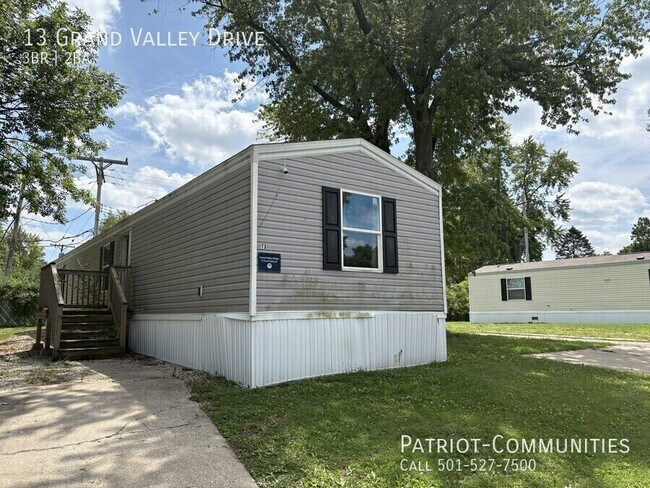 Building Photo - 13 Grand Valley Dr