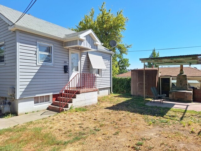 Building Photo - Cozy 2 bedroom 1 bathroom