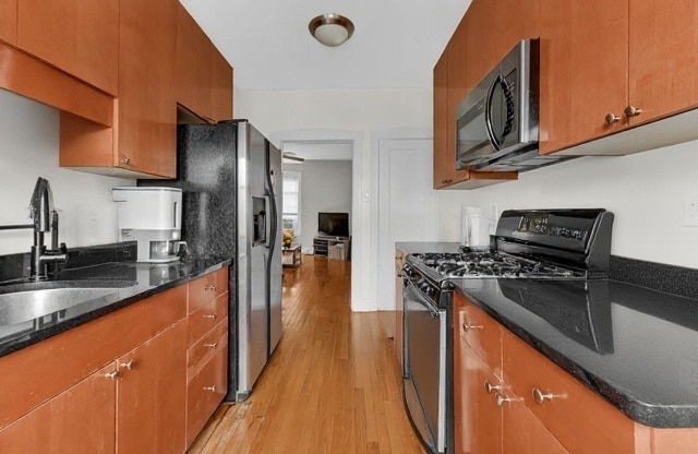 Building Photo - 5454 S Cornell Ave