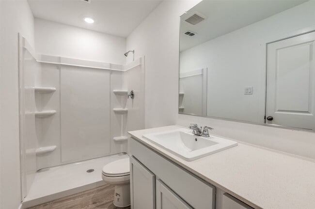 Building Photo - 910 Blue Heron Dr