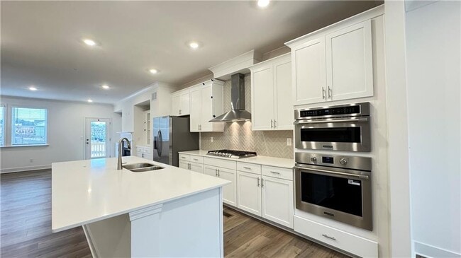 Building Photo - 813 Atkins Ln