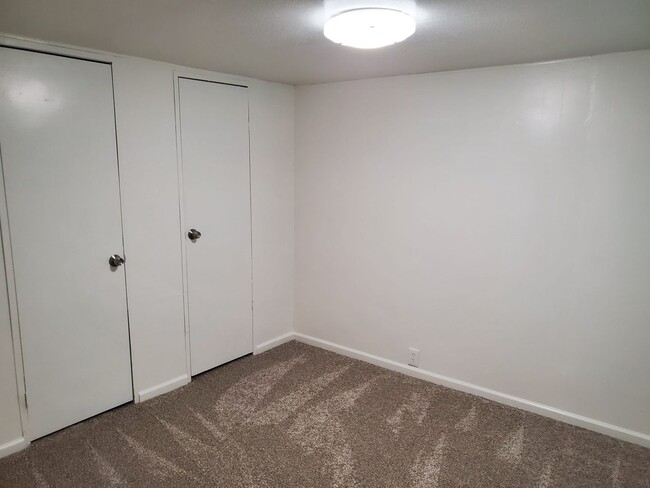Building Photo - 3 Bedroom Manufactured Home in Bullhead City.